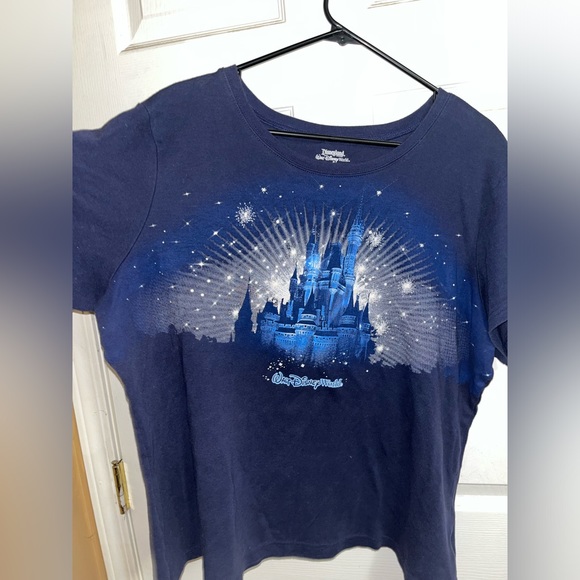 Walt Disney world women’s shirt - Picture 3 of 4